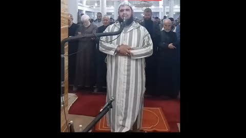 Namaz K Doran Bili Aa Gai Phir Us Nay Imam K Sath Kia Kia Subhanallah Video Viral