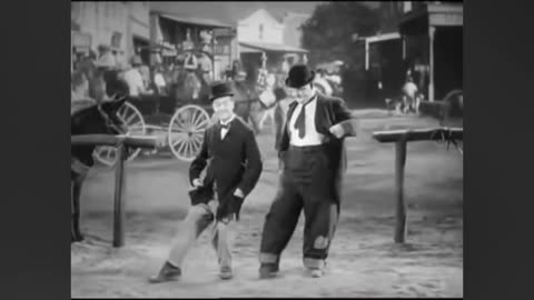 Very beautiful dance of Laurel and Hardy #laurel #hardy #لورل# هاردی