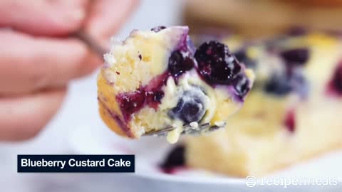 Cake with blueberries in it