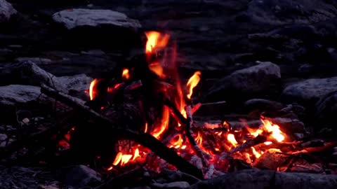 CRACKLING CAMPFIRES: Natural campfire sounds with no background music