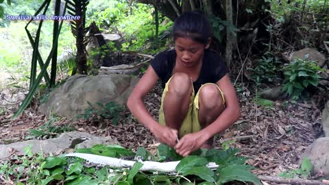 Finding and meet Crocodile for food - Catch and Cook Crocodile for Survival food in Jungle