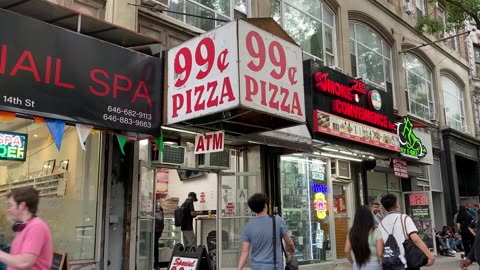 Walking Manhattan: $1 Pizza (12th & 2nd)