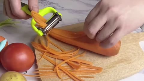 3-in-1 Multi-functional Fruit & Vegetable Peeler