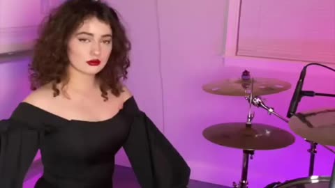 sexy Drummer girl