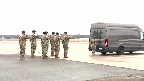 Biden witnesses return of US soldiers killed in Jordan