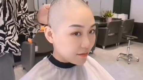 beautiful lady headshave in Salon