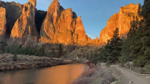 Basking in the Glow – Smith Rock State Park – Central Oregon