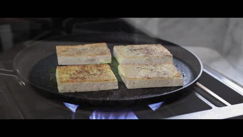 Creamy Avocado Dressing Dip + Pan Seared Tofu + Salad Oil-Free Salad dressing