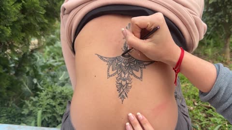 SKIN TRACING ON TATOO ASMR!!