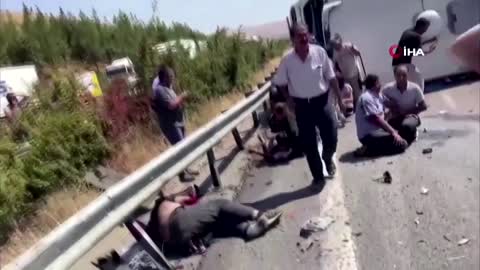 WARNING: GRAPHIC CONTENT – At least 32 killed in Turkey in separate crashes