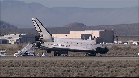 STS-126 Space Shuttle Endeavour landing and turnaround at NASA AFRC / Dryden Flight Research Center