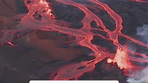 Mauna Loa continues to erupt, spewing fountains of lava