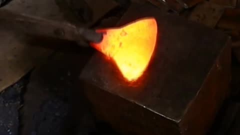 Making axe from rusty leaf spring