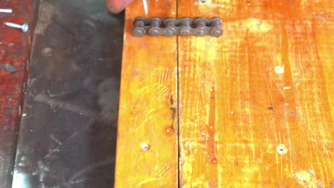 DIY Door Hinge Using Chains #shorts #diy #chain #hinge #hacks #doityourself #homemadetools