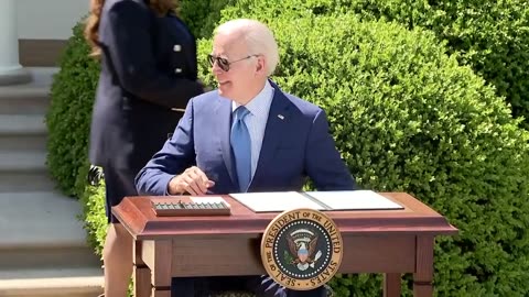 Biden Before Signing Executive Order: ‘The Desk Is Hot’