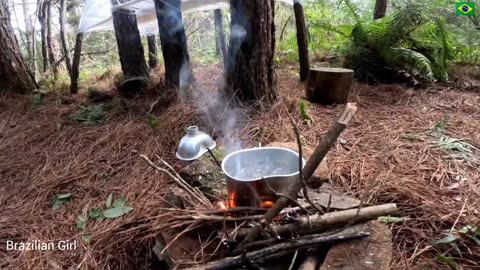 Time lapse bushcraft. camping alone and building a plastic shelter. #survival