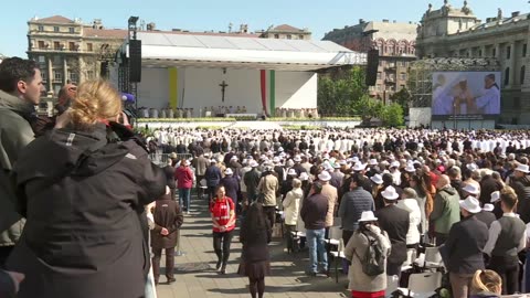 Pope Francis calls for openness and acceptance in Budapest