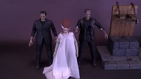 NECA Universal Monsters Bride of Frankenstein Ultimate Frankenstein’s Monster With Chair