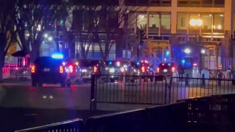 MOTORCADE LEAVING WHITEHOUSE MON EVE NOV 22 THANKS RICHARD CITIZEN JOURNALIST! "I WONDER WHO THIS IS? "GRIN" ;-)