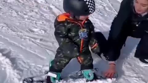 kid skiing