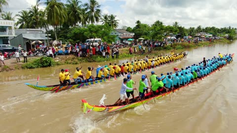 Boats racing people free stock video.