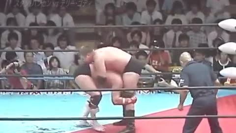 (1986.09.11) Stan Hansen vs Terry Gordy - AJPW