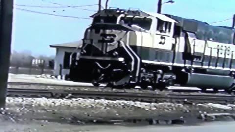 Early Morning BNSF Trains at Topock AZ