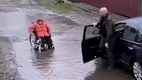 Act of kindness see video #viral #love #respect care