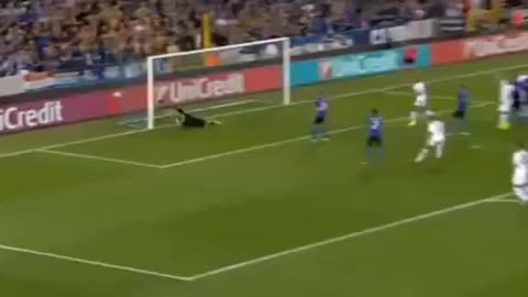 VIDEO: Amazing Free Kick Riyad Mahrez vs Culb Brugge