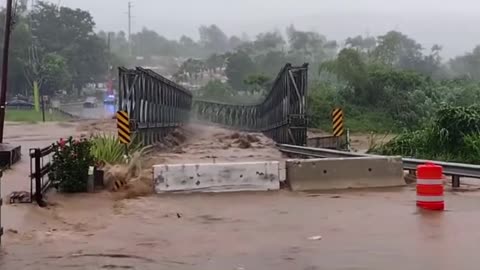 Scene from Hurricane Fiona as it hits Puerto Rico. 👀