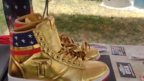 Vendor Sells Trump Gold Sneakers for $750 at Vegas Rally