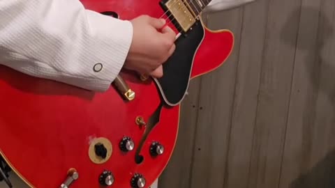 Gibson es345 guitar sound demonstration.