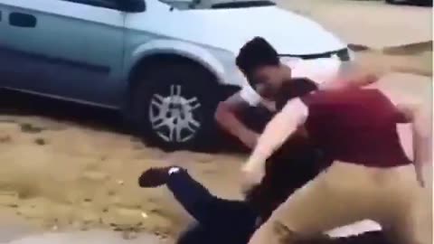 Dude Runs Right into A Knuckle Sandwich Gets Knocked Out