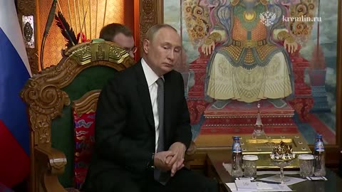 Putin's meeting with Mongolian President Tsakhiagiin Khurelsuh has begun at the State Palace