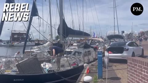 Fisherman in the village of Urk are protesting in solidarity with the farmers