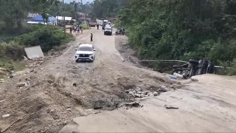 When the Car Hits the Asphalt Fault!!️Skill Is Needed If You Want to Escape on the Jomba Rock Climb