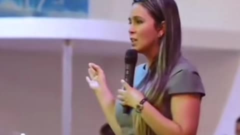 ESCUCHA LO QUE DICE ESTA PASTORA😱