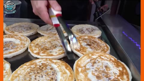 Non-Stop Order! Popular Sweet Pancake (Hotteok) - Namdaemun Market in Seoul - Korean street food