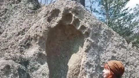 Builders of Peru Hidden In Cave?