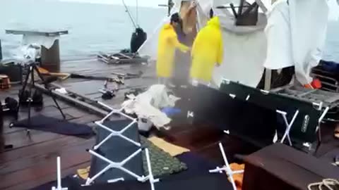 7 Days Stranded At Sea