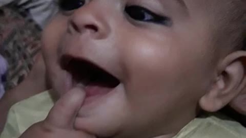 Wait for a cute baby smile cute baby saying papa Ko Mila Chhota bacchafunny video clip #songs sorts+