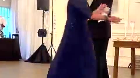 Groom And His Mother Perform a Lovely Dance