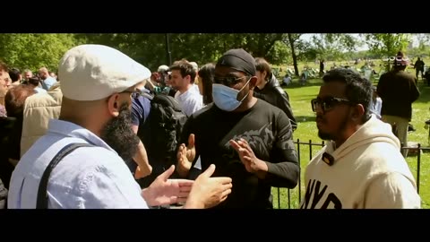 Fight interrupts debate _ Steve E _ Speakers' Corner debate