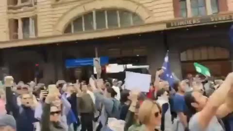 Melbourne Australia: Anti-lockdown Protesters yell "Shame on You"