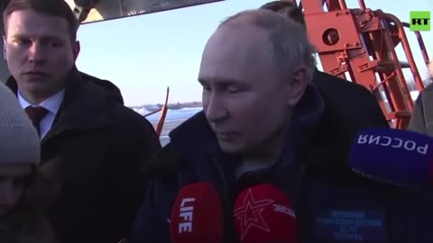 Putin speaks about his impressions after a flight aboard the Tu-160M