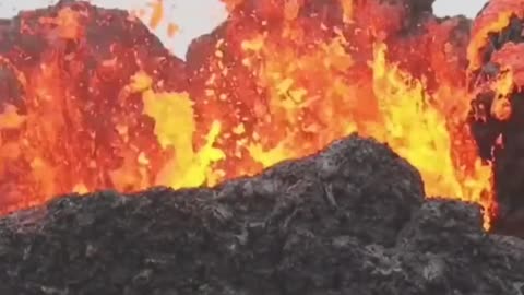 Iceland volcano-tourism🔥