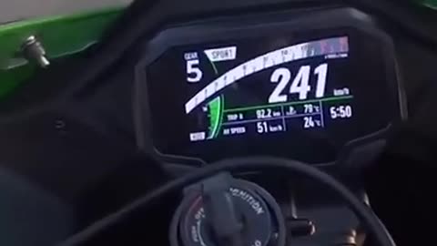 Kawasaki zx10r top speed 😍😍😍😍#short#viral#zx10r#kawasaki