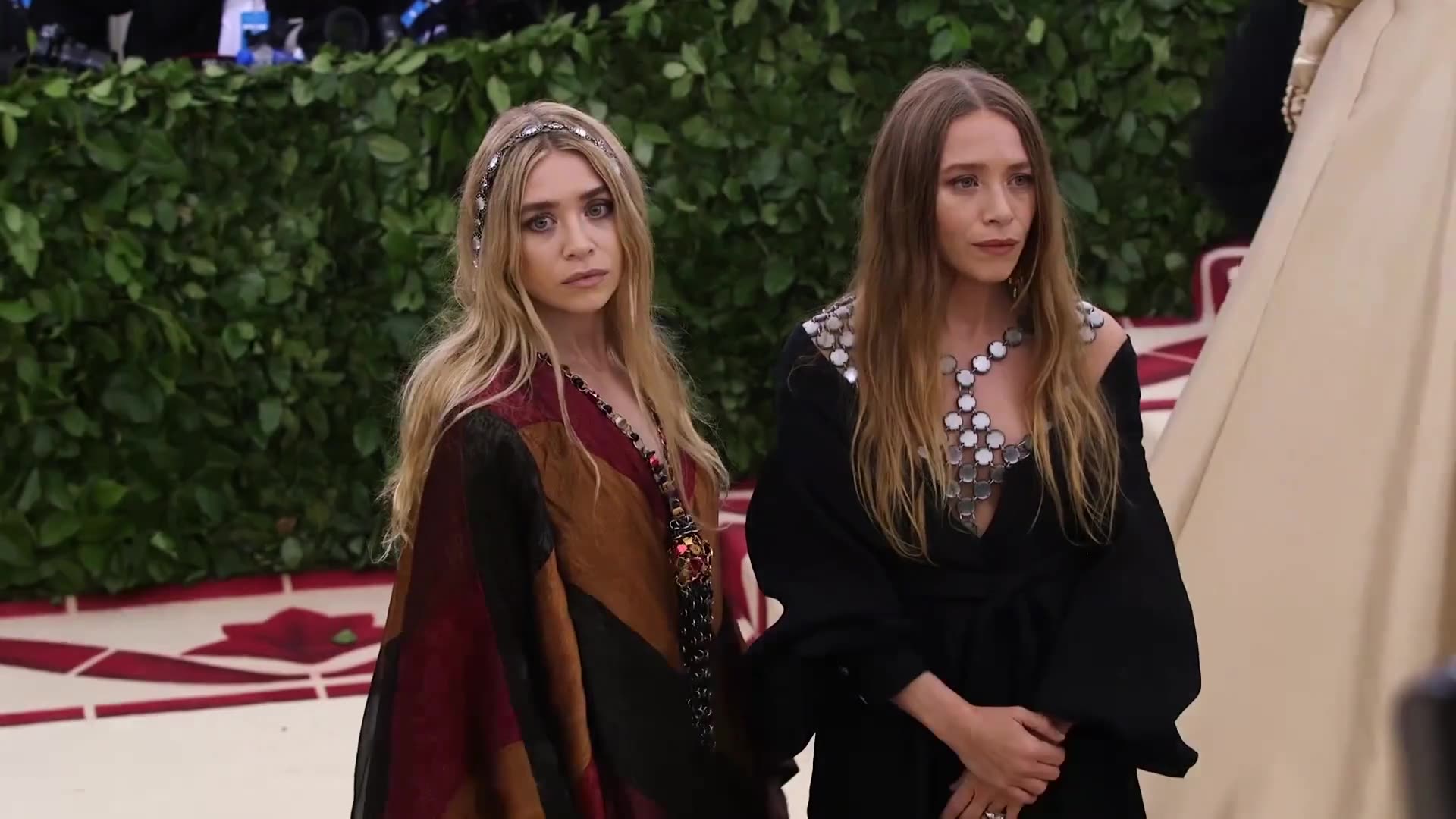 Mary-Kate and Ashley Olsen gave heartfelt speech to make amends with 'Full House' cast after Bob Saget's death