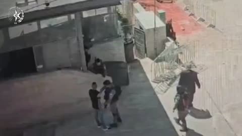 Jerusalem Border Police prevent potential tragedy, stopping a 17-year-old