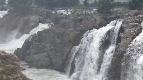 Hogenakkal Falls